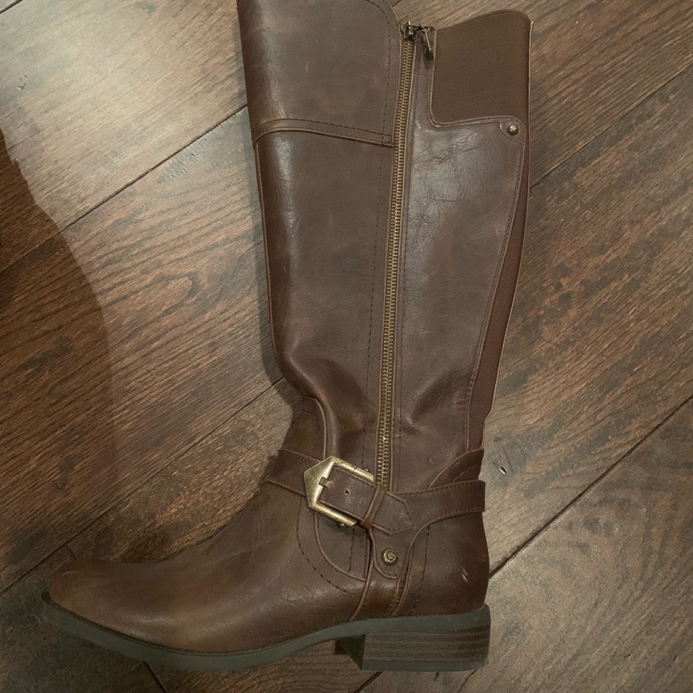 Brown boots